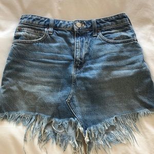 Adorable Free People jean skirt!!